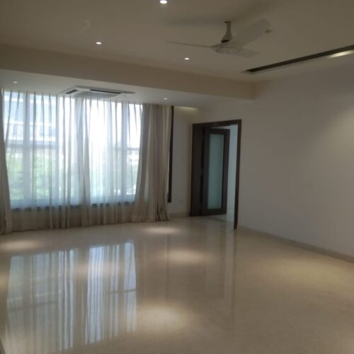 Luxury 5 BHK Apartment for Sale at Windsor Castle