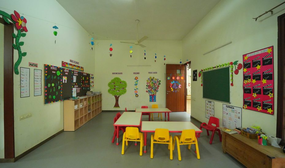 Commercial Bungalow Spacious Room